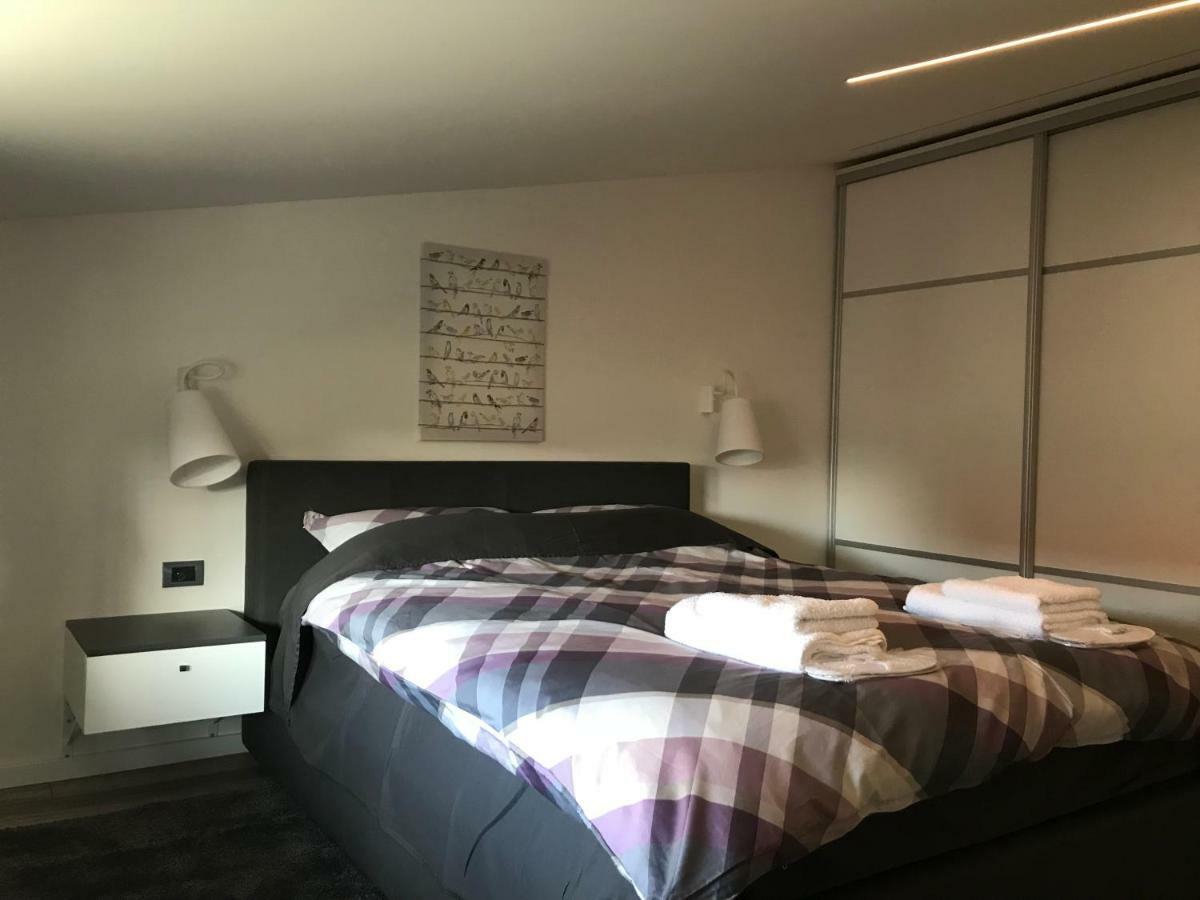 Grey Apartment Загреб Екстериор снимка