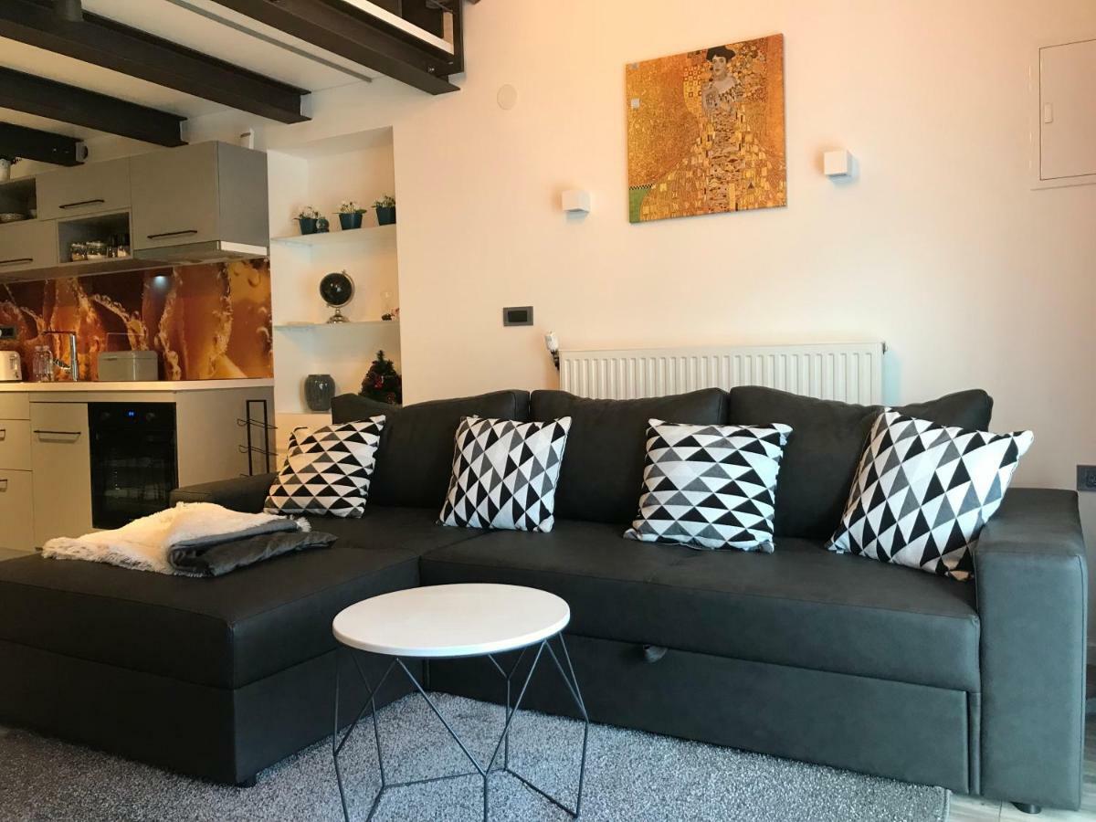 Grey Apartment Загреб Екстериор снимка